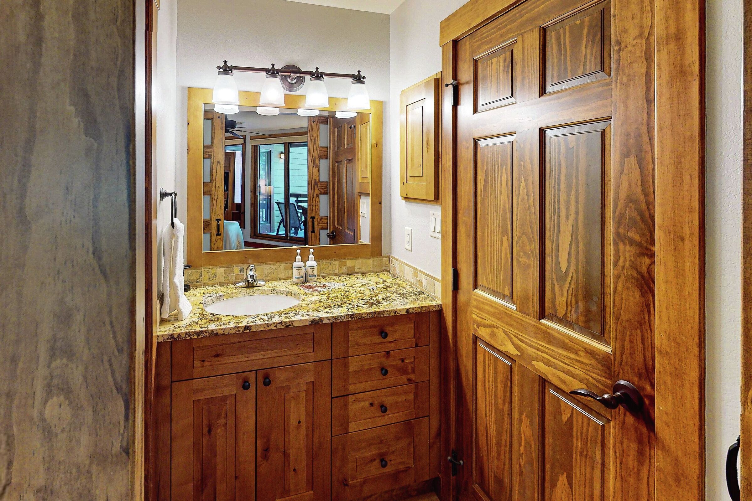 #B202 - Master Ensuite Bathroom