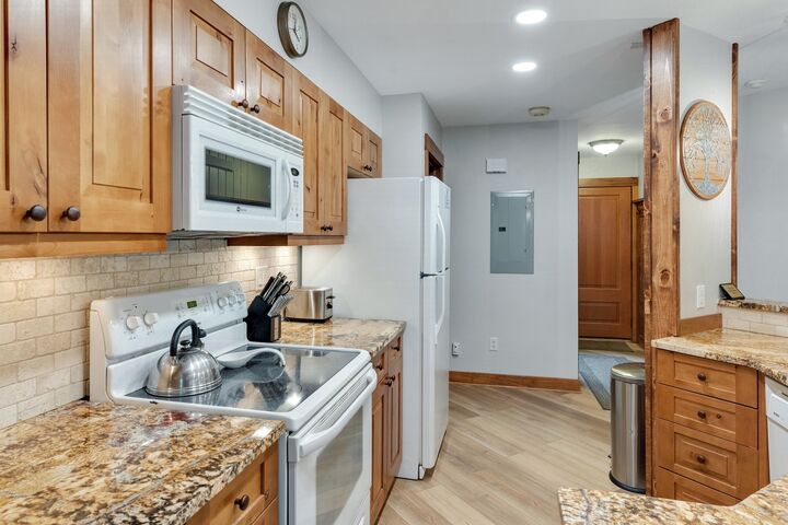 #B202 - Kitchen