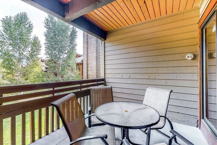 #B309 - Balcony