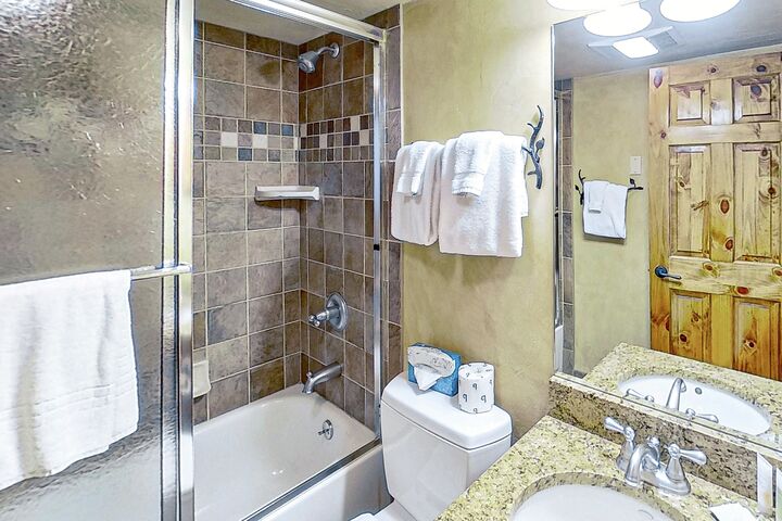 #C202 - Bathroom