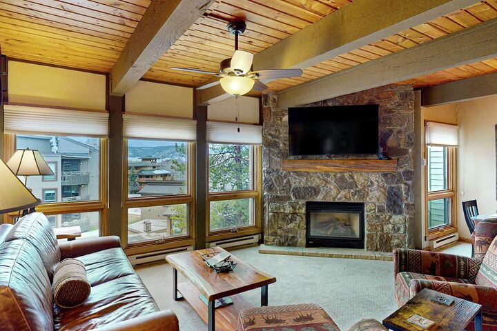 #C202 - Living Area