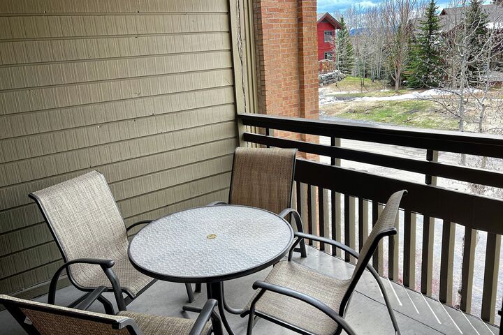 #C206 - Balcony
