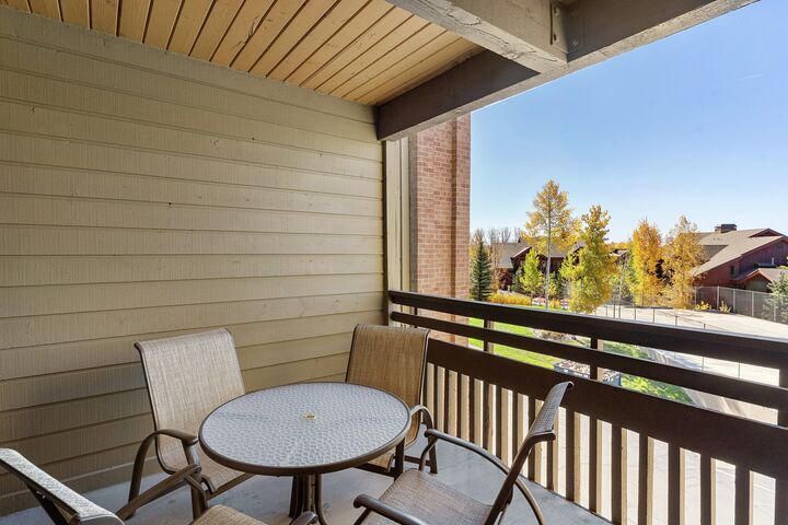 #C304 - Balcony