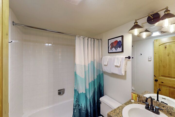 #C304 - Ensuite Bathroom