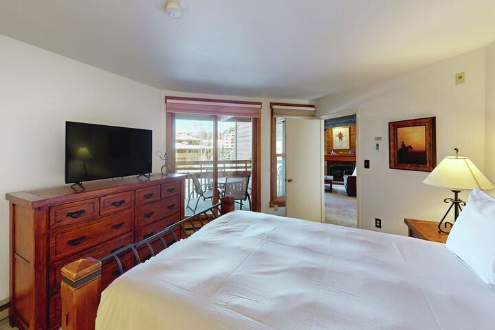 #E202 - Master Bedroom