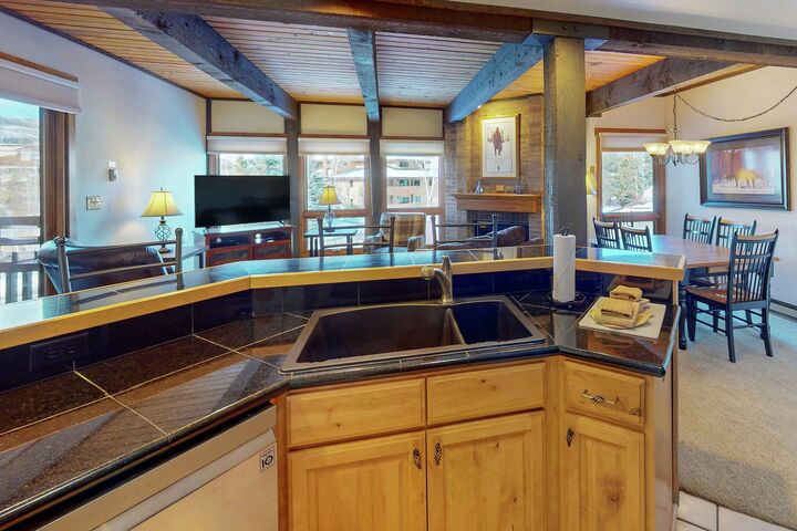 #E202 - Kitchen