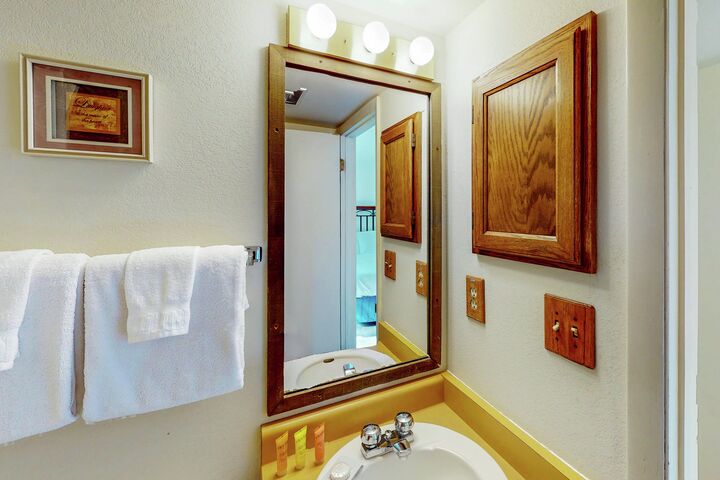 #E202 - Bathroom