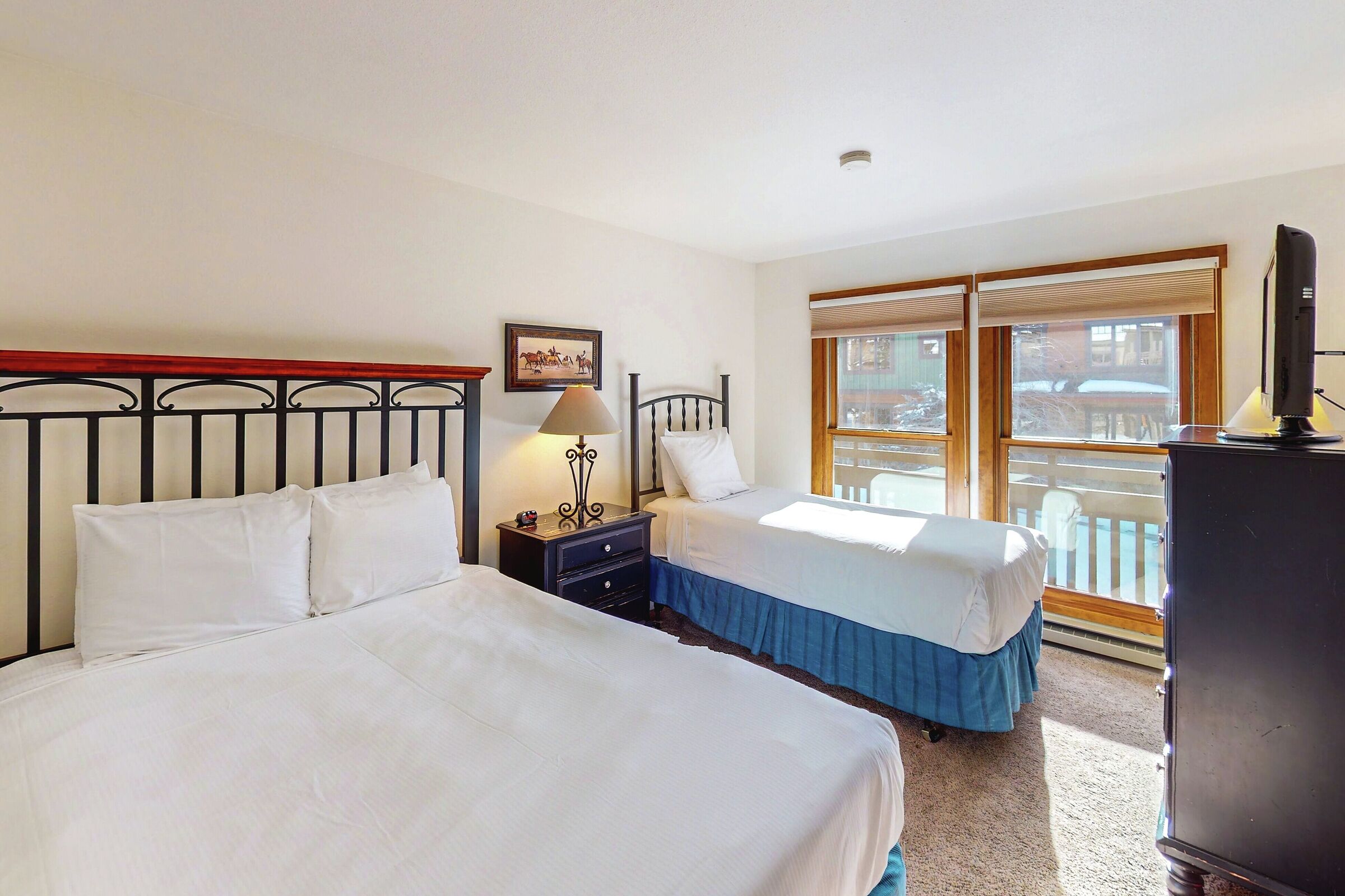 #E202 - Bedroom