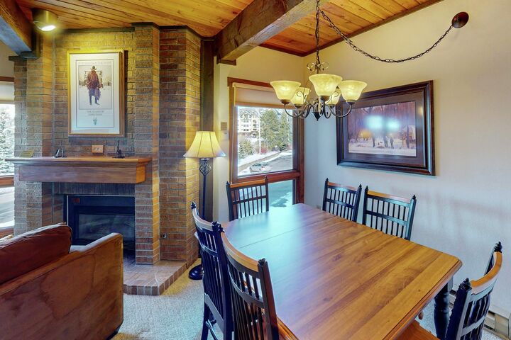 #E202 - Dining Area