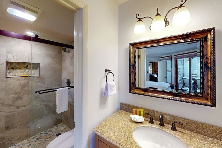 #E202 - Master Ensuite Bathroom