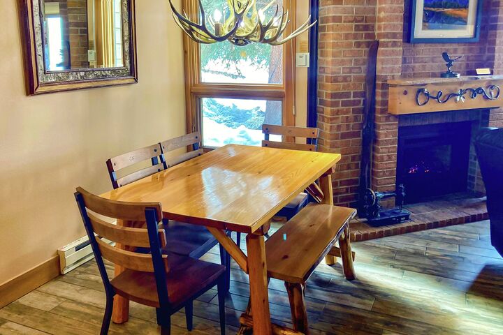 #F104 - Dining Area