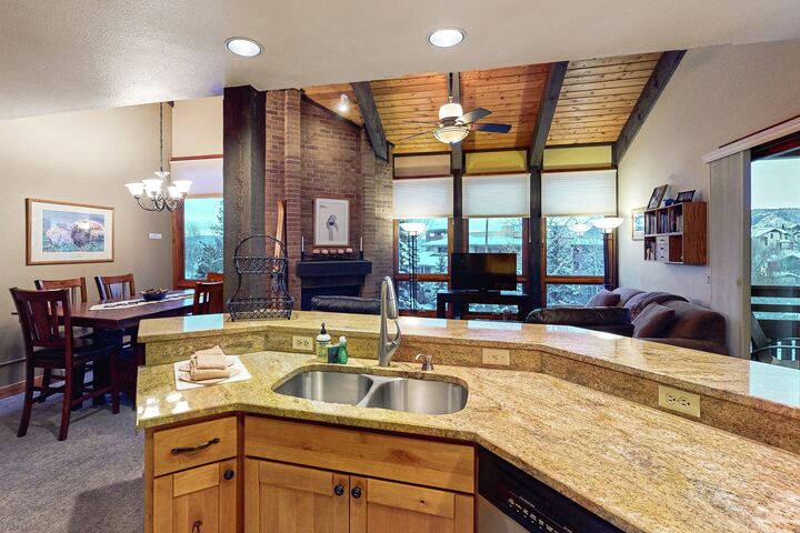#F305 - Kitchen