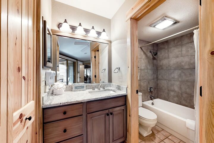#A208 - Master Ensuite Bathroom