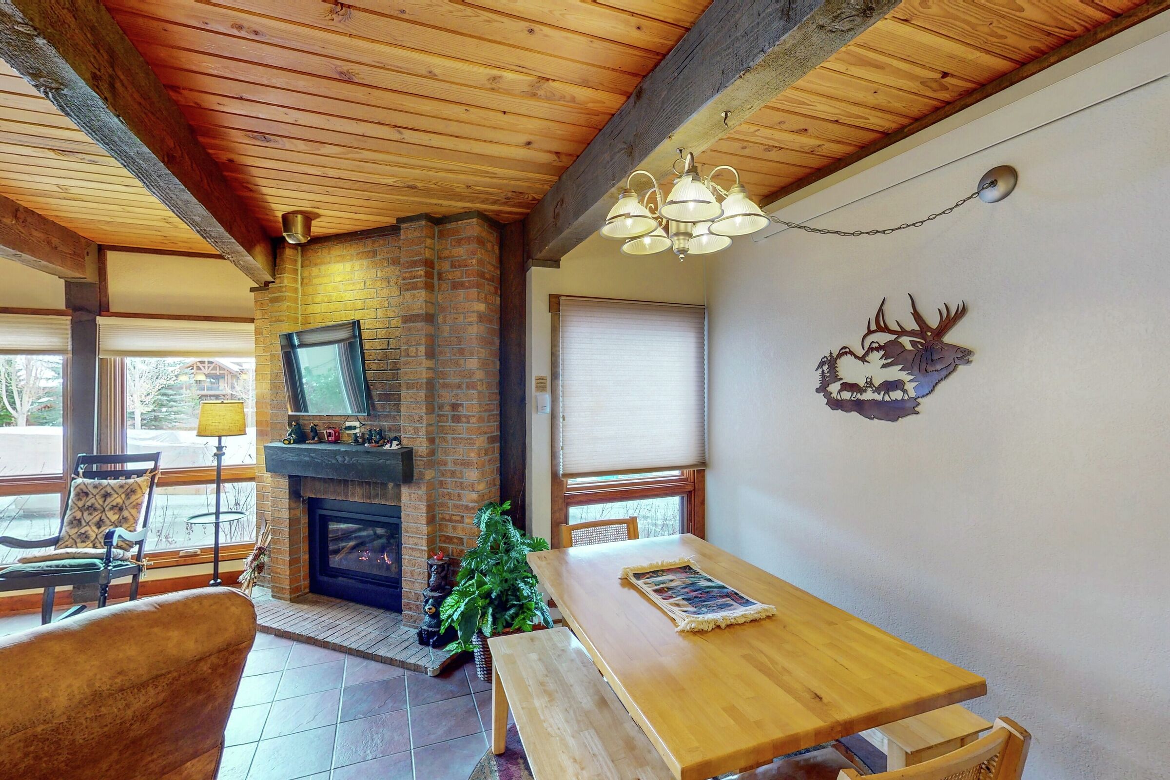 #C107 - Dining Area