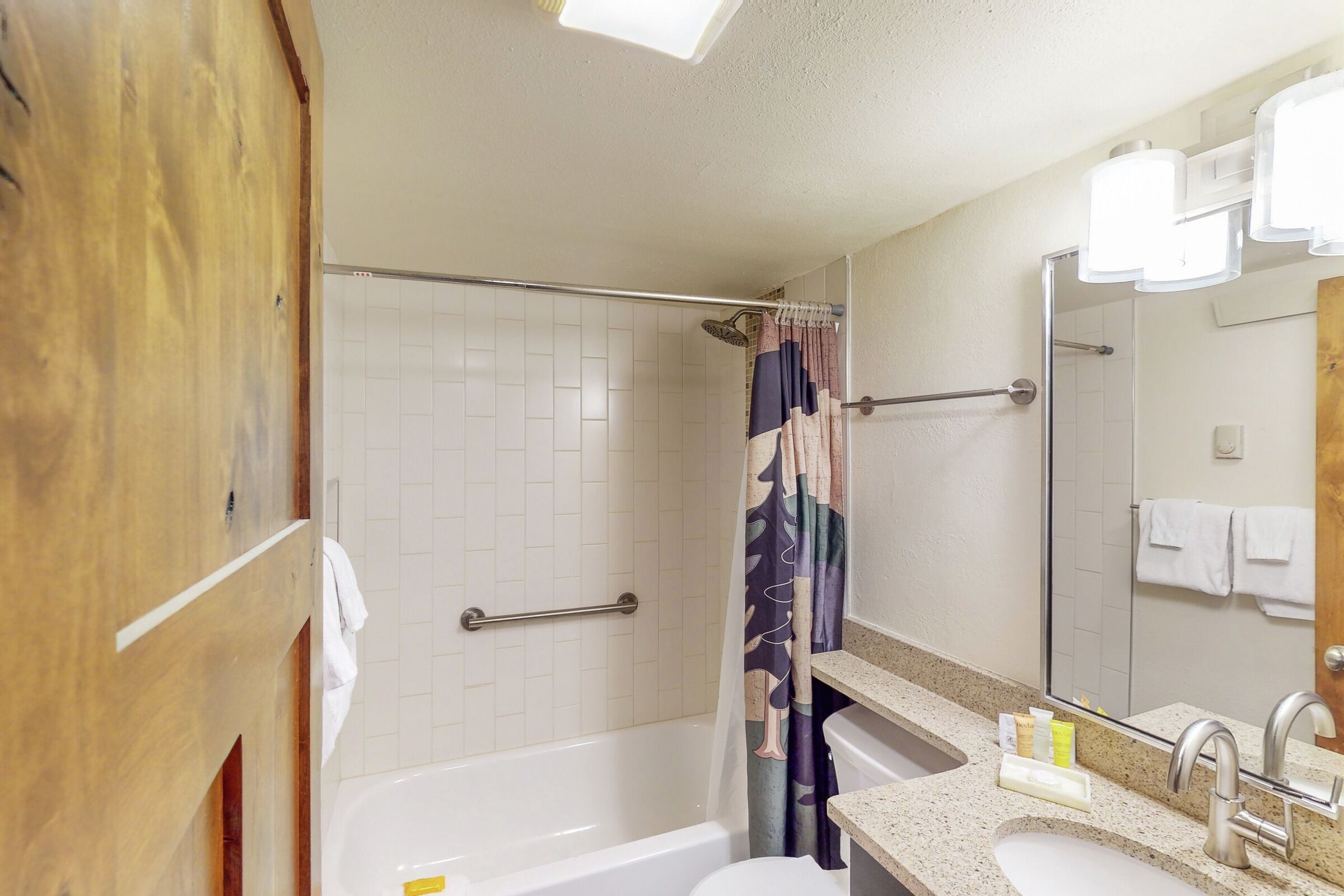#C107 - Ensuite Bathroom