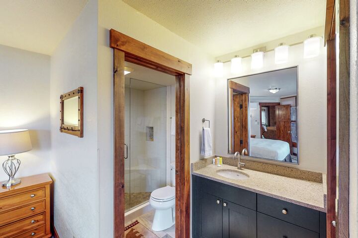 #C107 - Master Ensuite Bathroom