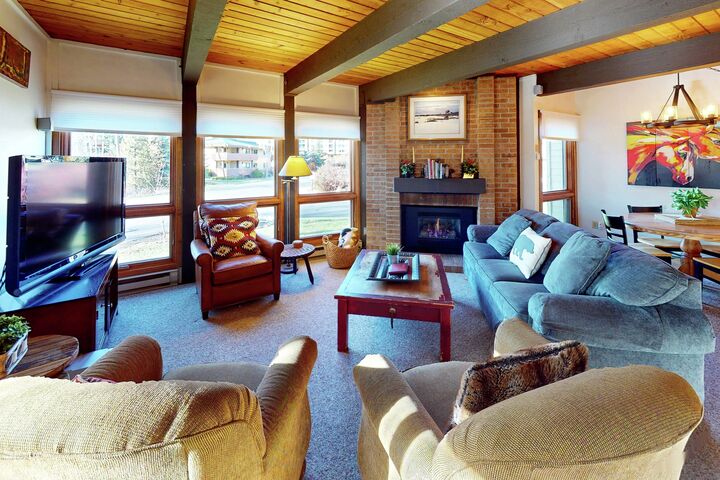 #E101 - Living Area