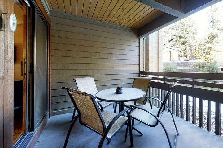#B102 - Balcony