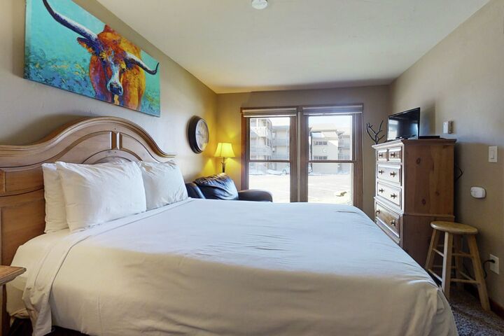 #B102 - Bedroom