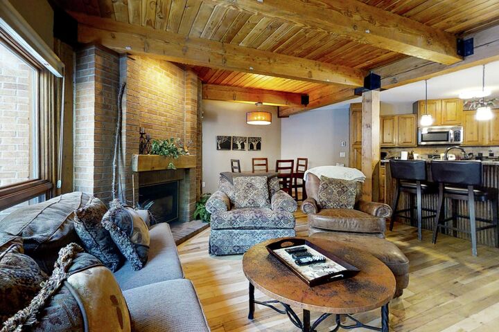 #B102 - Living Area