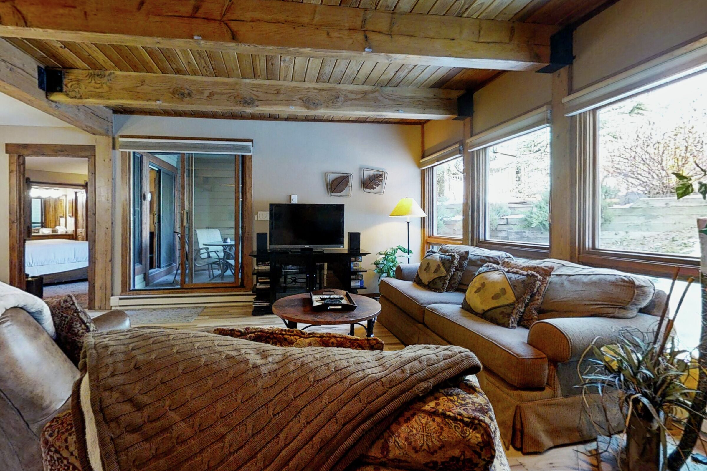 #B102 - Living Area
