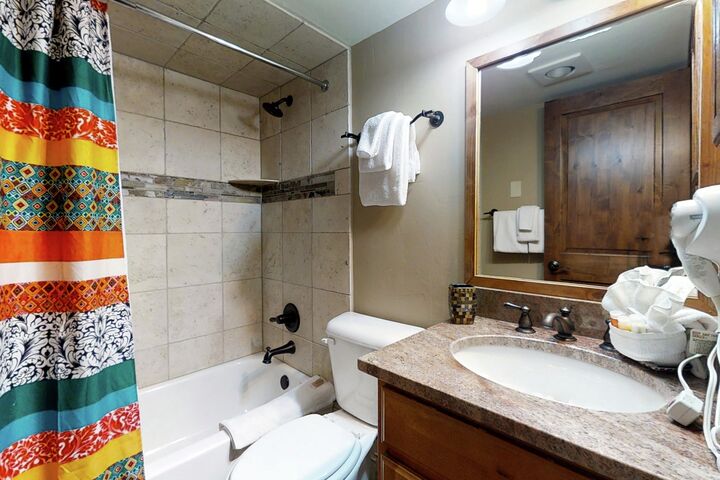 #B102 - Bathroom