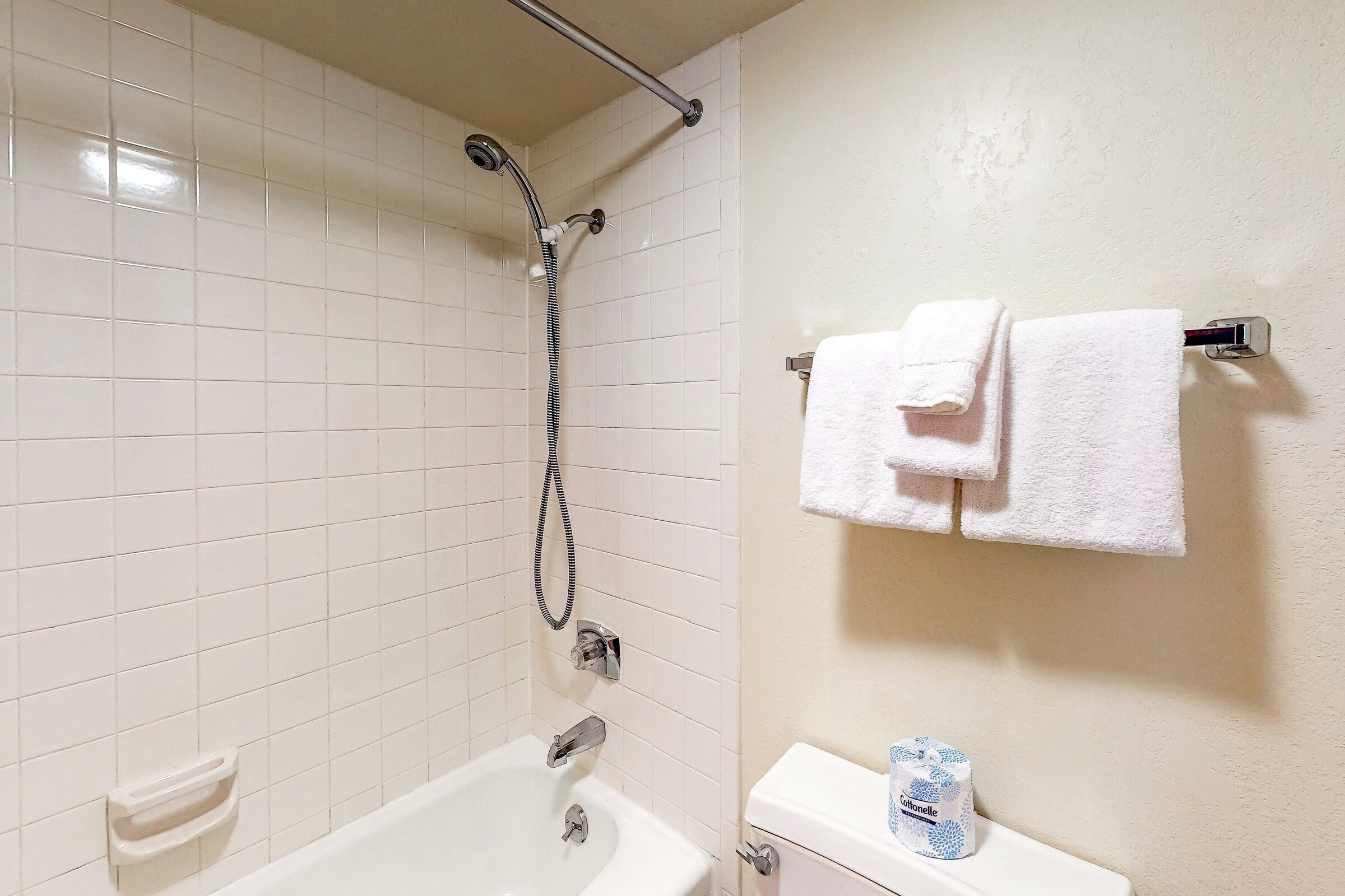 #A106 - Ensuite Bathroom