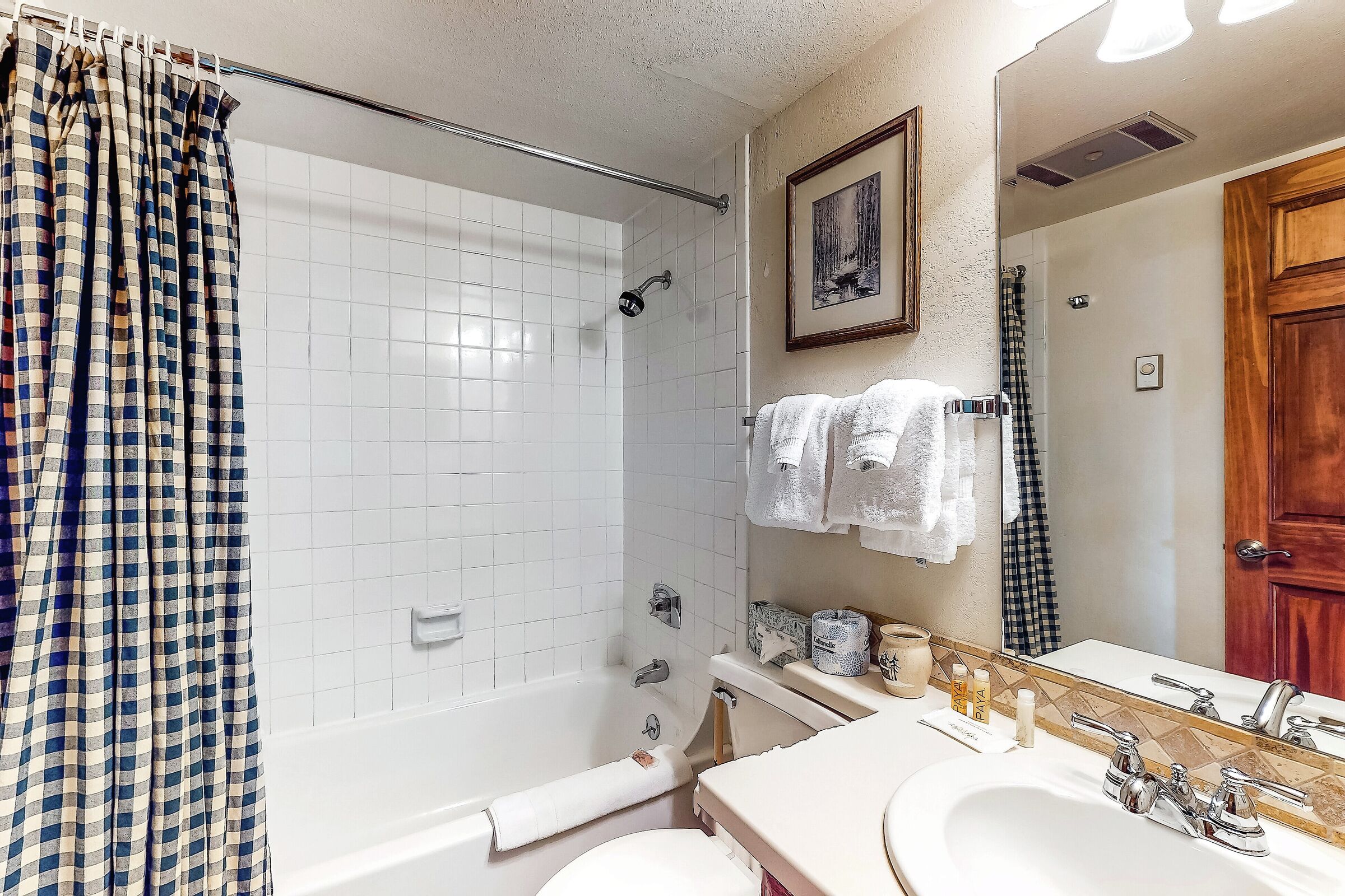 #C101 - Ensuite Bathroom