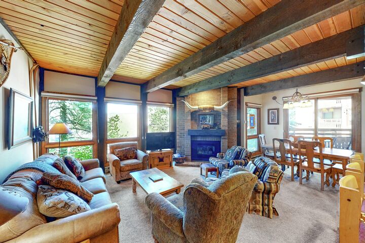 #C101 - Living Area