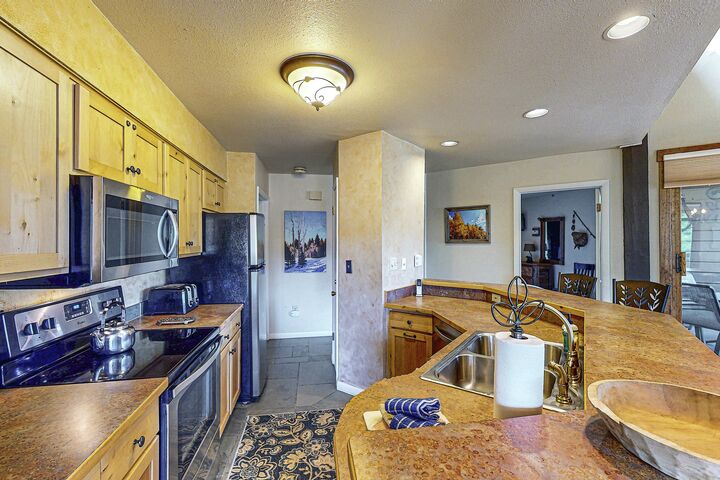 #E305 - Kitchen