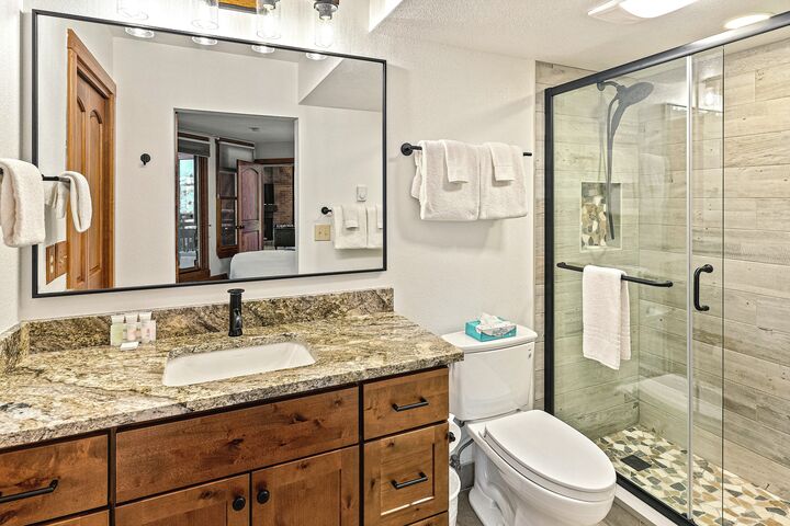 #F201 - Master Ensuite Bathroom