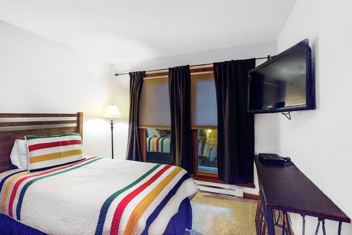 #B104 - Bedroom