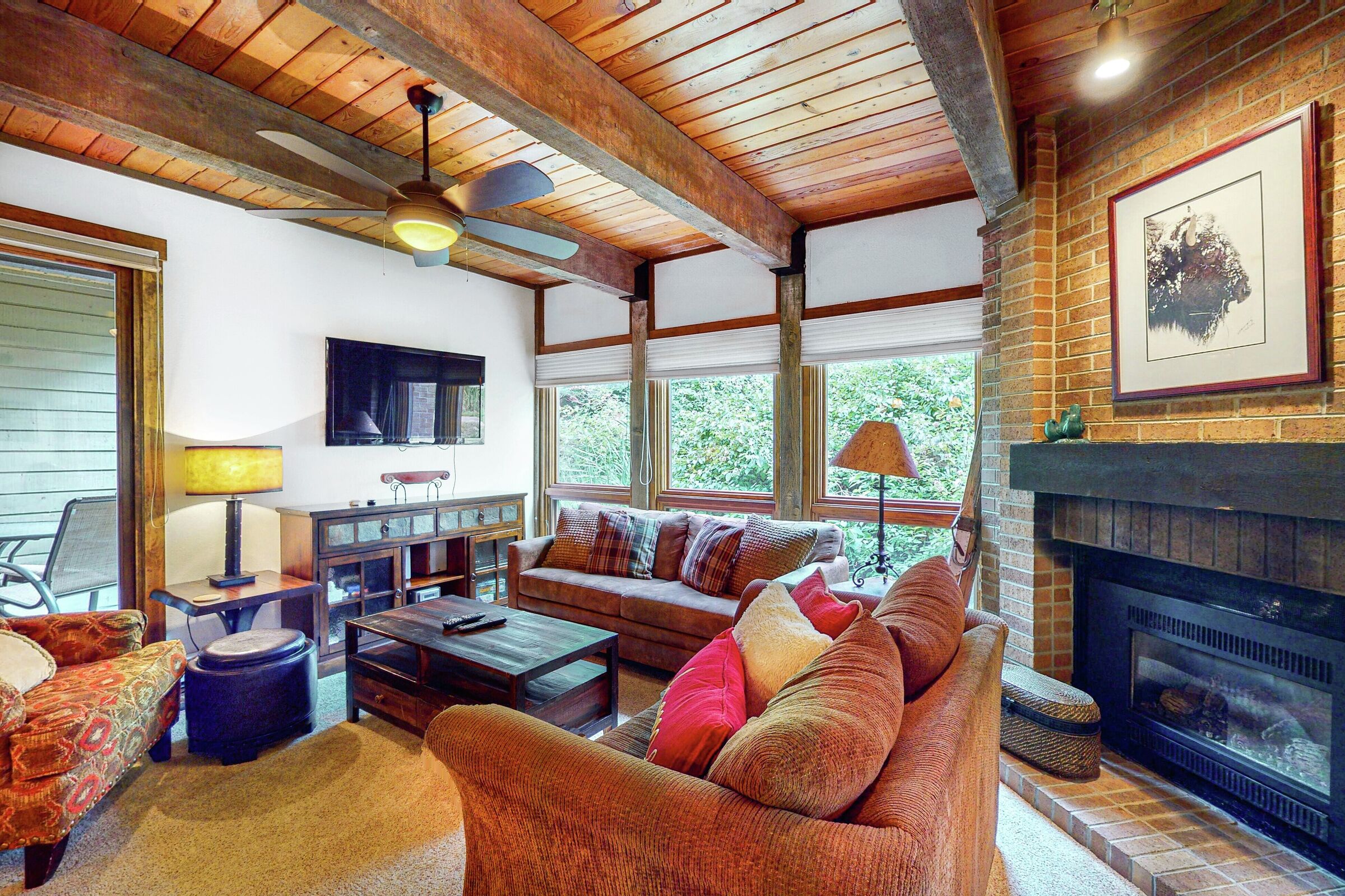 #B104 - Living Area