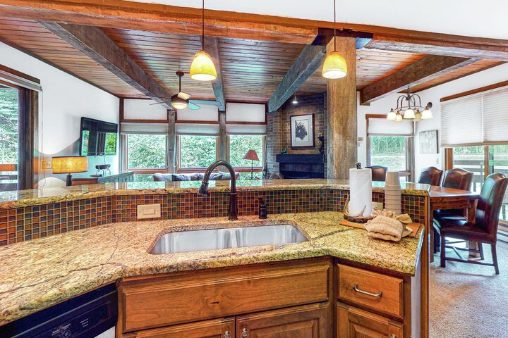 #B104 - Kitchen