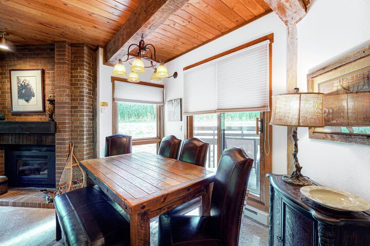 #B104 - Dining Area