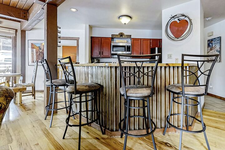 #E105 - Kitchen