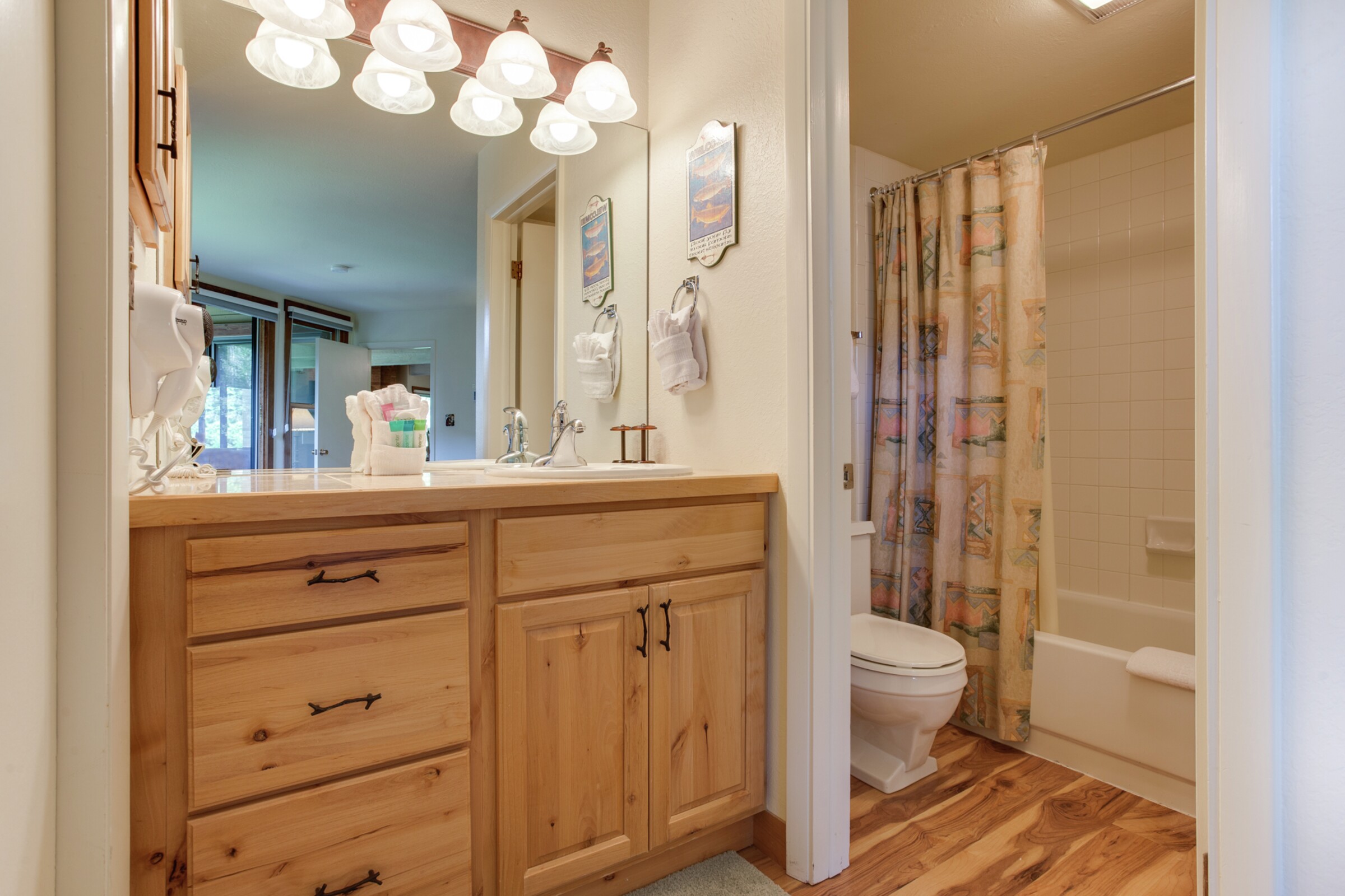 #B210 - Master Ensuite Bathroom