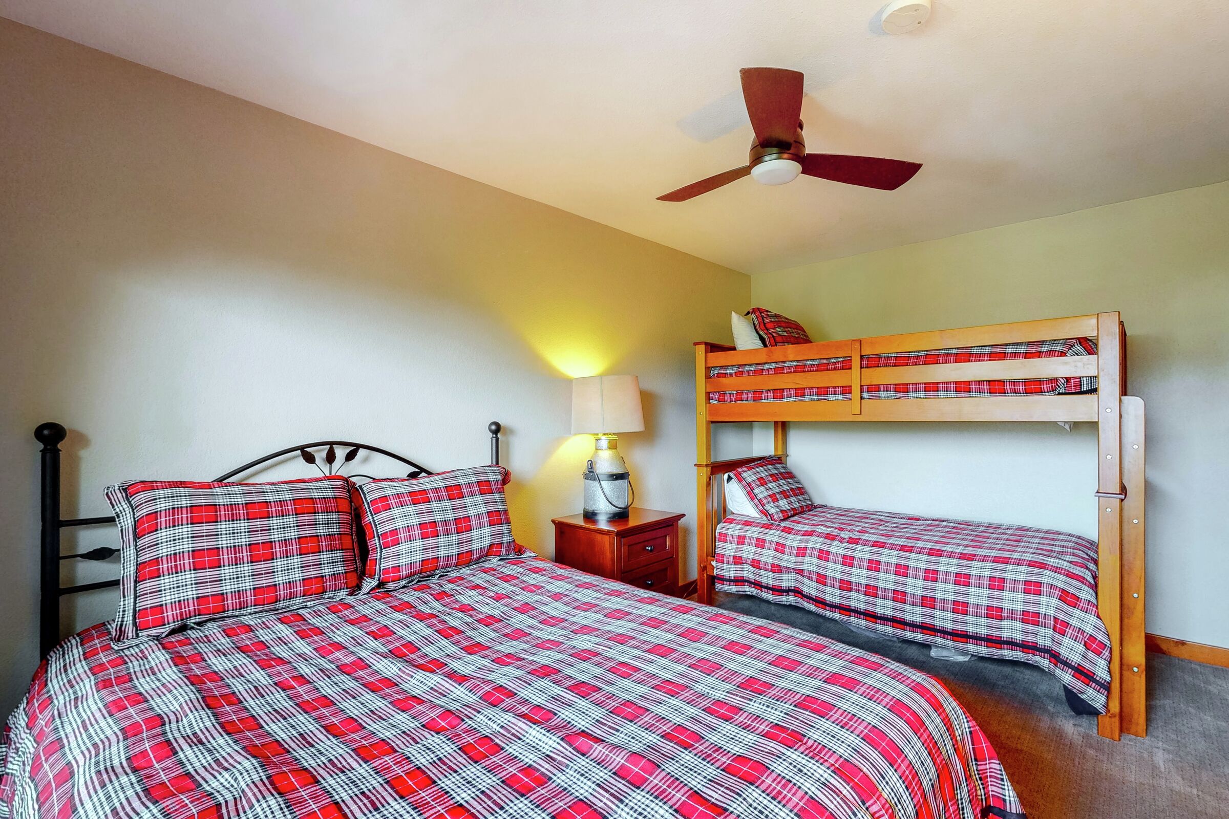 #B305 - Bedroom