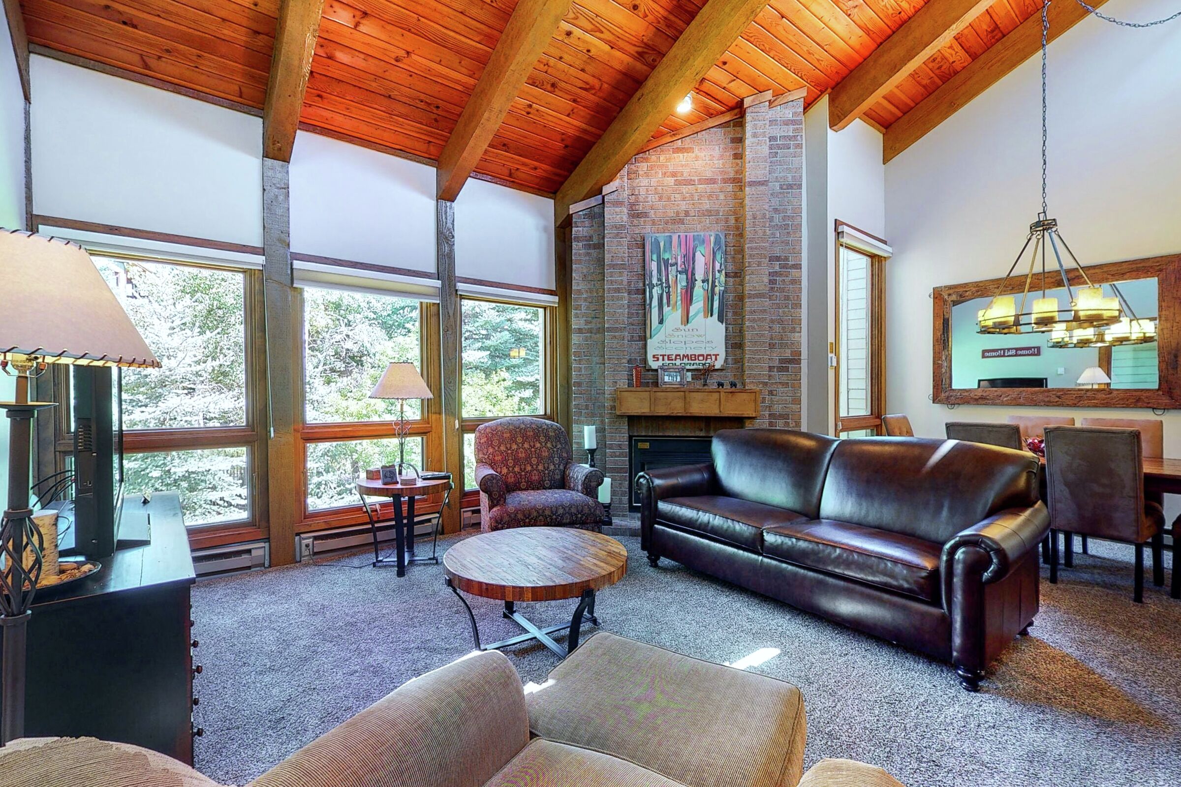 #B302 - Living Room