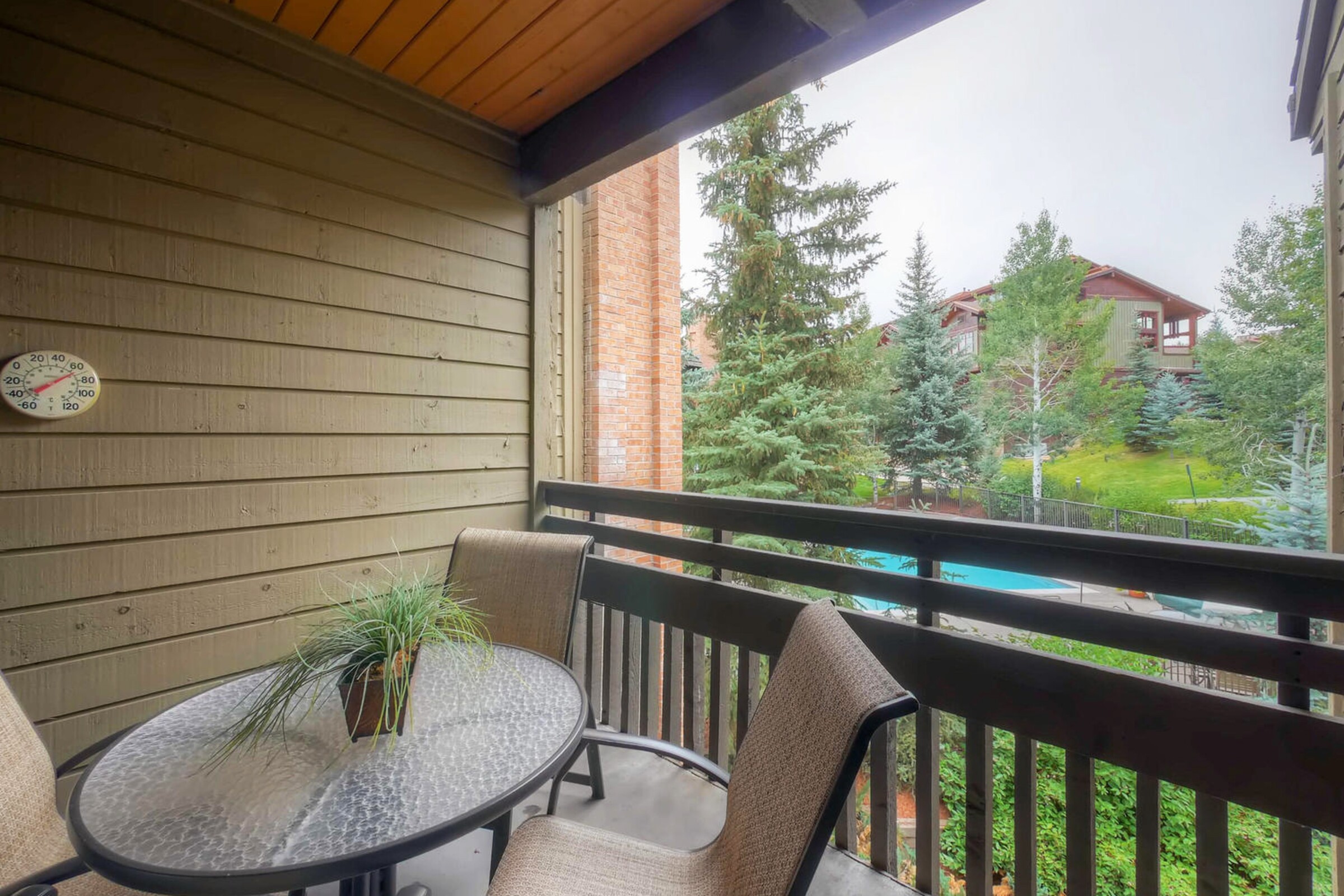 #B302 - Balcony
