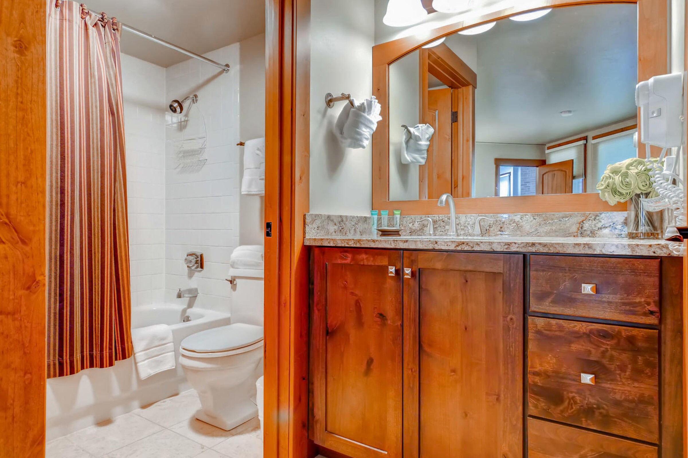 #B302 - Master Ensuite Bathroom