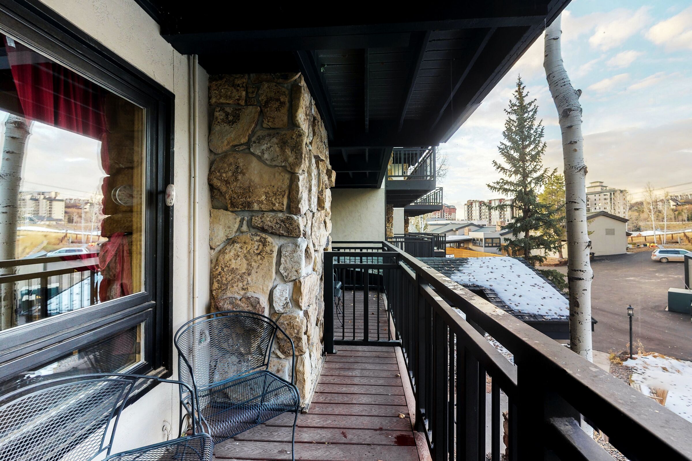 #28 - Balcony