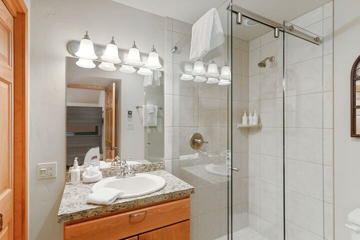 #38 - Ensuite Bathroom