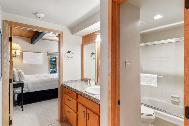 #38 - Master Ensuite Bathroom