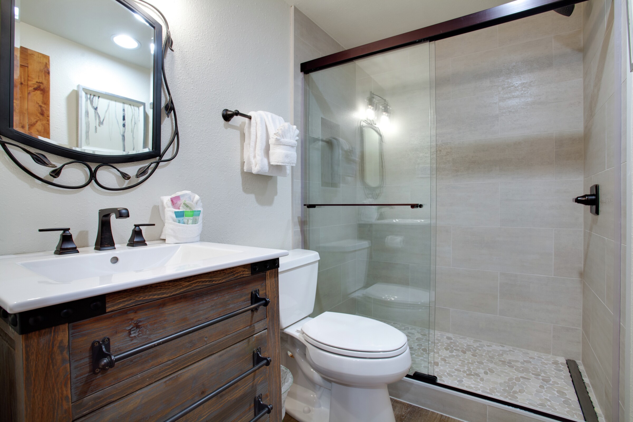 #24 - Studio Bathroom