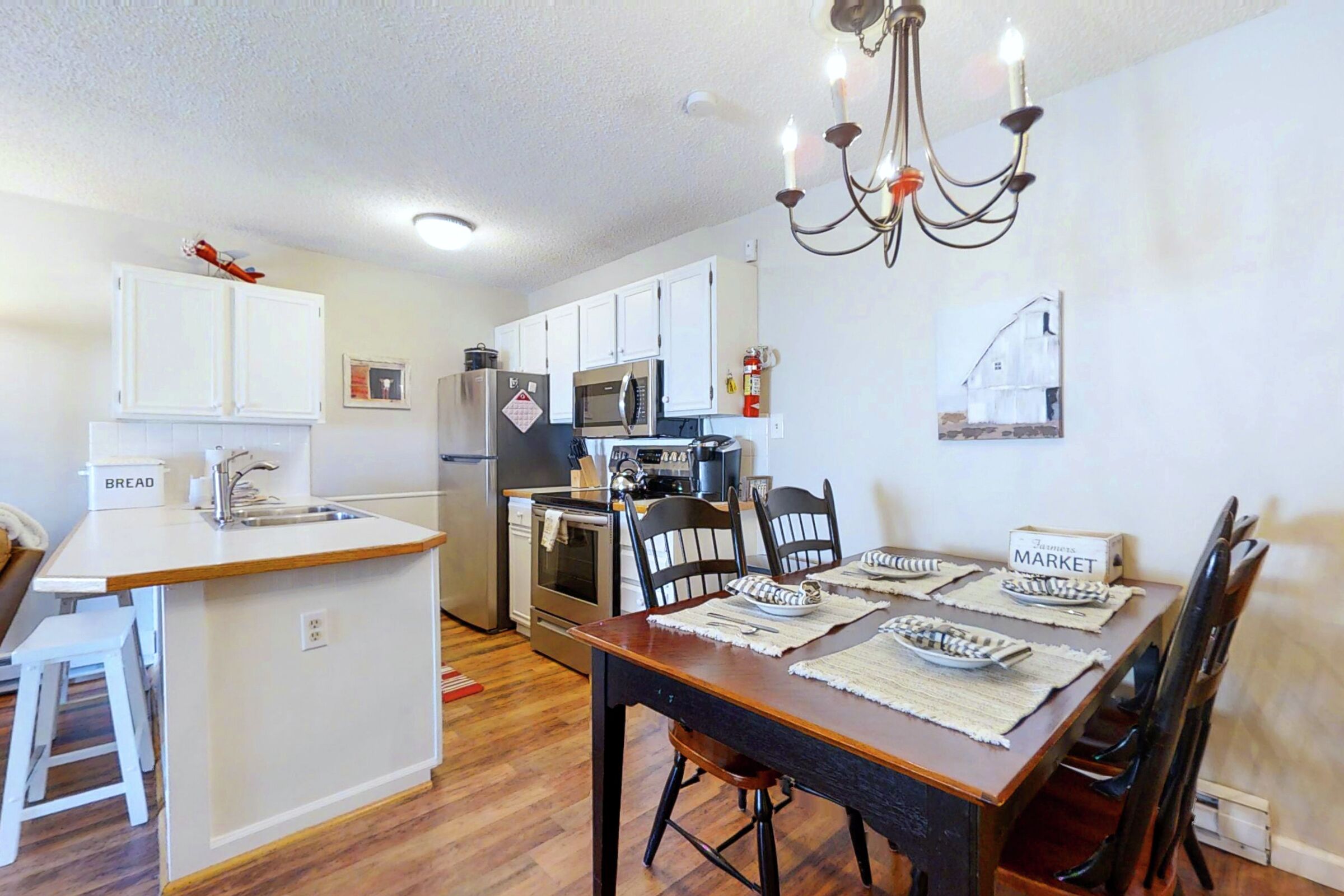 #133 - Dining Room & Kitchen