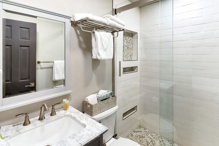 Master Ensuite Bathroom