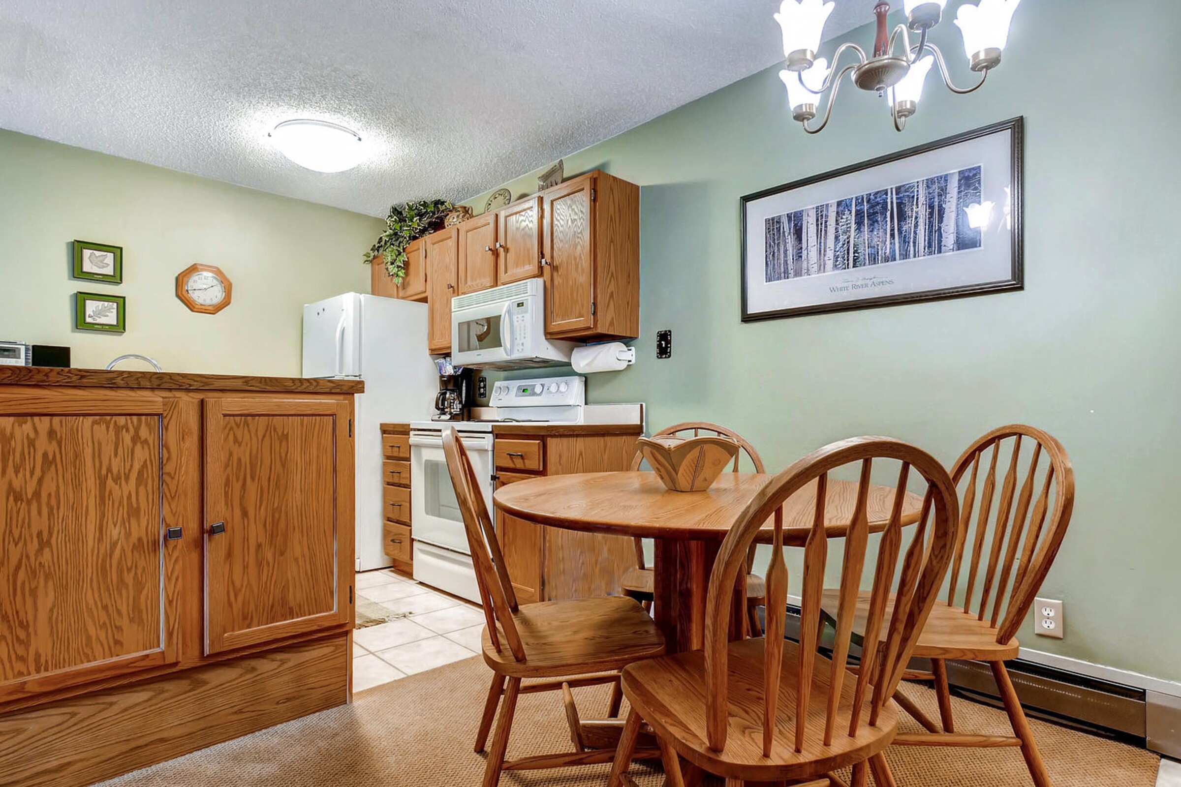 #114 - Dining Room & Kitchen