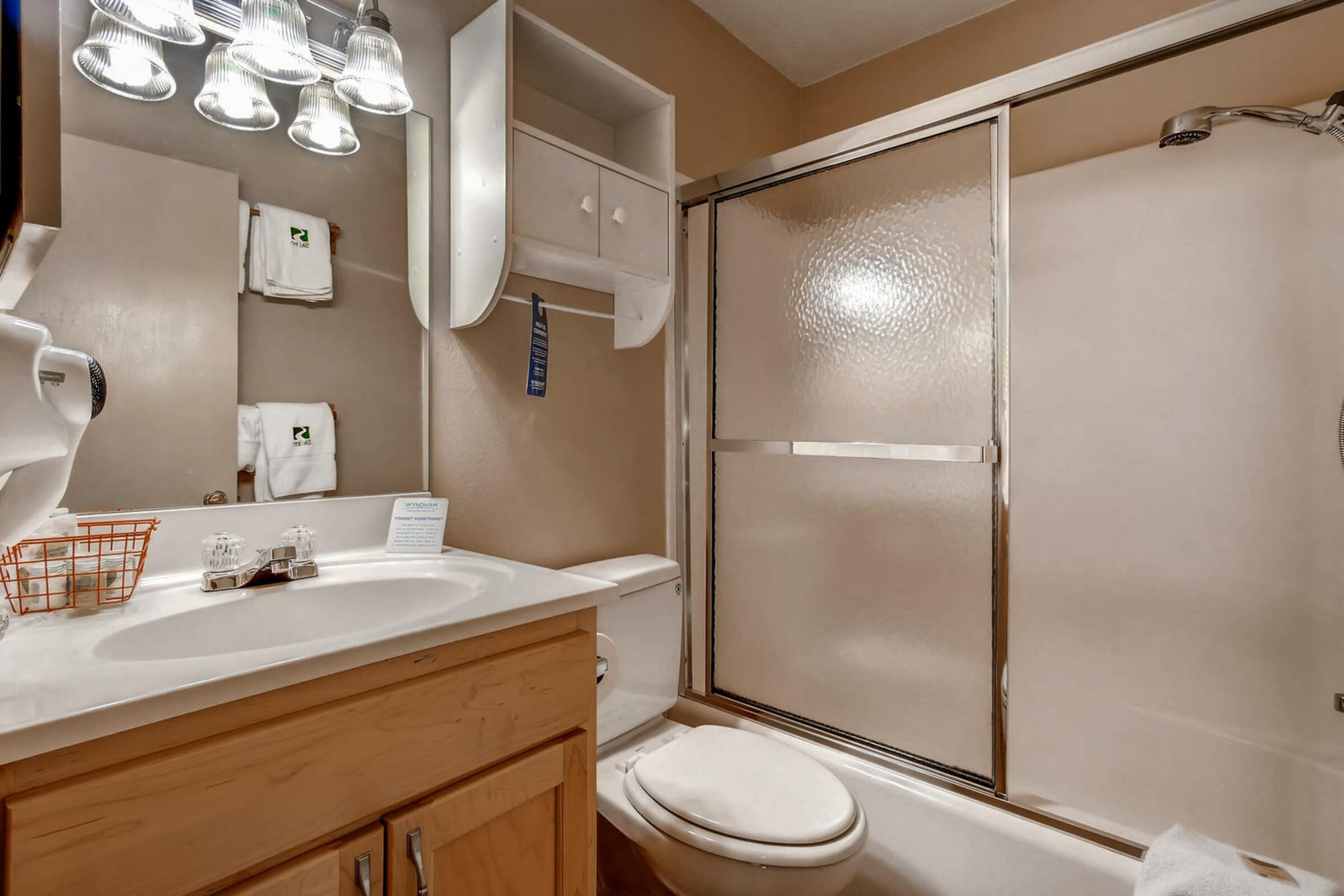 #115 - Master Ensuite Bathroom