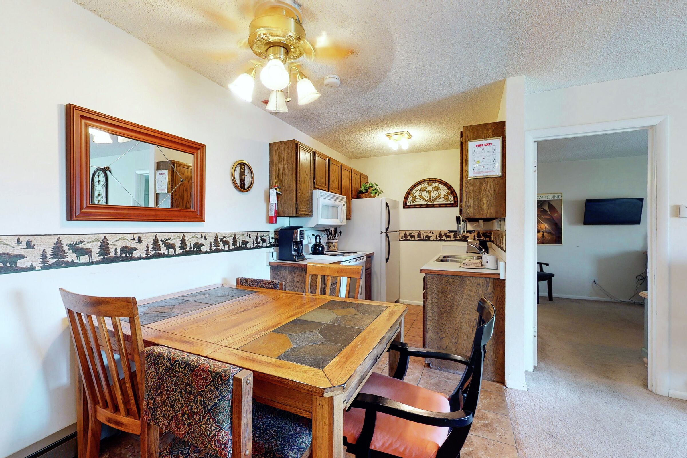 #223 - Dining Room & Kitchen